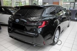 
										Toyota Corolla 1.8 Touring Sports full									