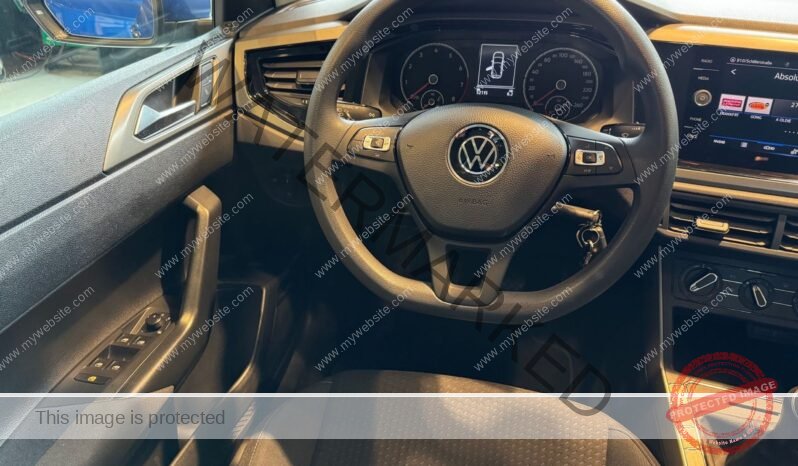 
								Volkswagen Polo full									
