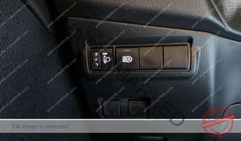 
								Toyota Corolla Cross 2.0 Hybrid full									