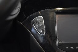 
										Opel Corsa 5 portes 1.0  Volant chauffant B-cam Roues SoV 116 cv full									