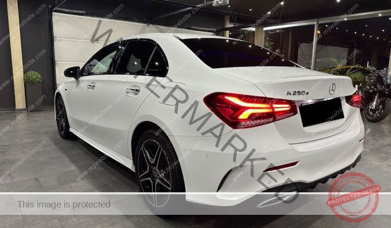 
								Mercedes-Benz Classe A 250 e full									