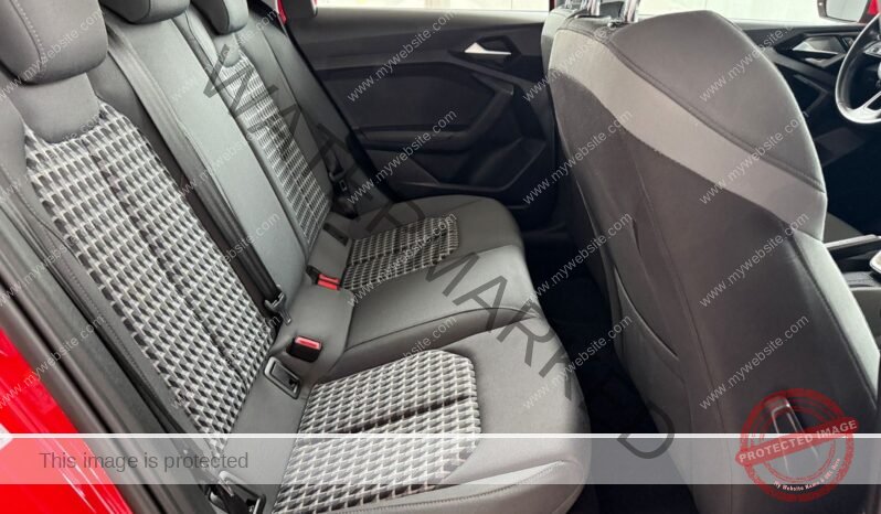 
								Audi A1 30 TFSI Sportback full									