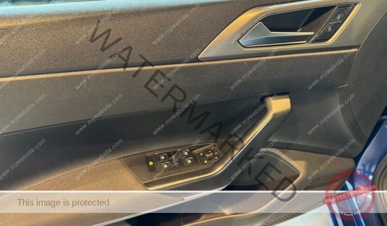
								Volkswagen Polo full									