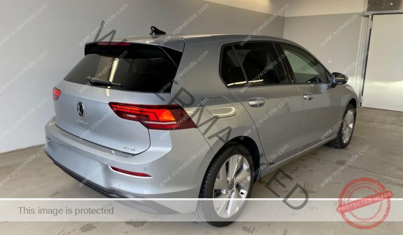 
								Volkswagen Golf 1.5 full									