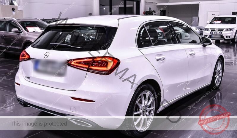 
								Mercedes-Benz A 180 7G-DCT full									