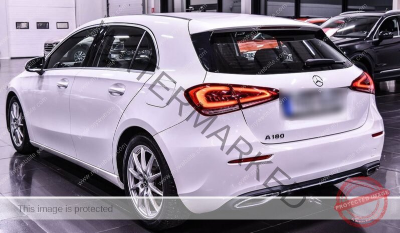 
								Mercedes-Benz A 180 7G-DCT full									