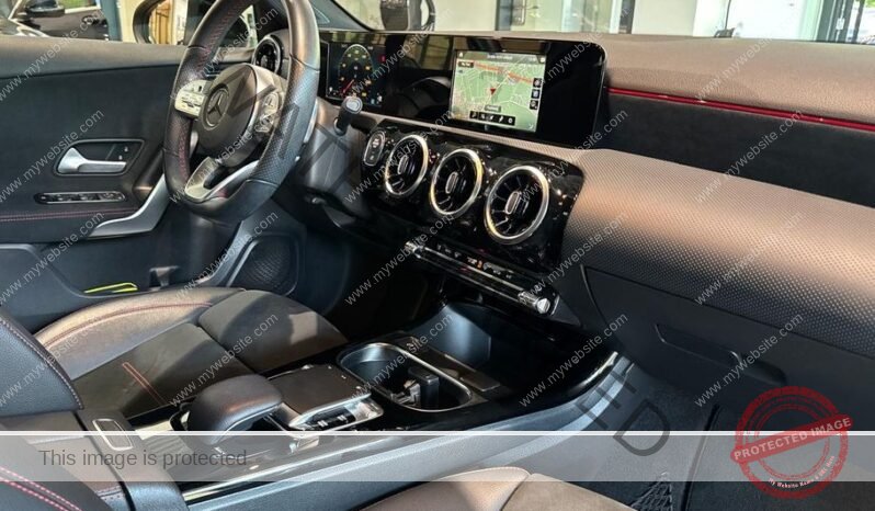 
								Mercedes-Benz Classe A 200 AMG LIMOUSINE PANO full									