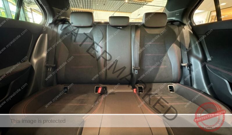 
								Mercedes-Benz Classe A 200 AMG LIMOUSINE PANO full									