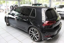 Volkswagen Golf VII Lim. R DSG PANO