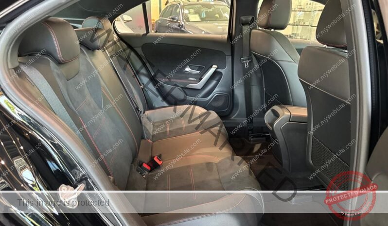 
								Mercedes-Benz Classe A 200 AMG LIMOUSINE PANO full									